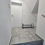 Neubau Mit Balkon شقة غروناو