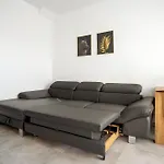 Neubau Mit Balkon غروناو