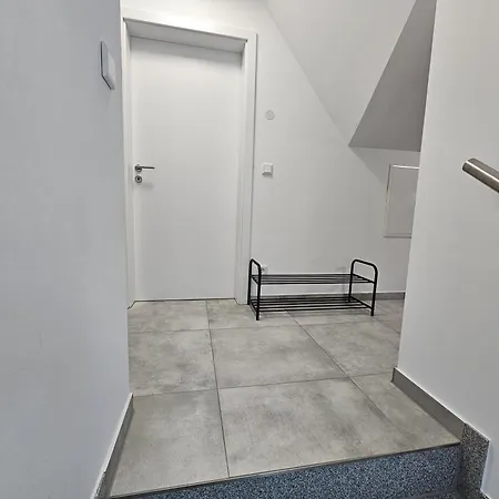 Neubau Mit Balkon شقة غروناو