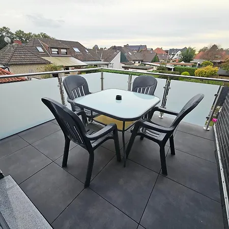 Neubau Mit Balkon شقة غروناو