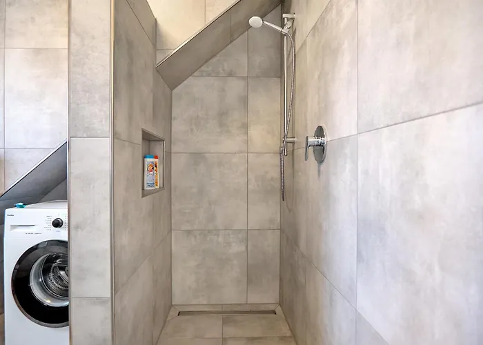 Appartamento Neubau Mit Balkon